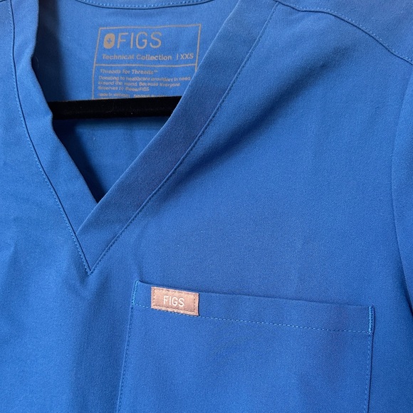 Figs Royal Blue V-Neck Scrub Top - Picture 4 of 5